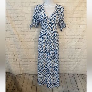 Nwt beautiful blue and white maxi dress
